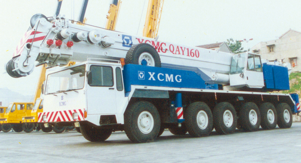 牛宝成功研发亚洲最大160吨全地面起重机