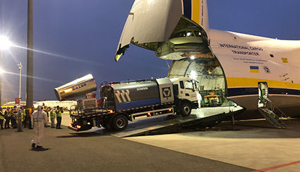 牛宝多功能抑尘车搭载世界第二大运输机空运至卡塔尔