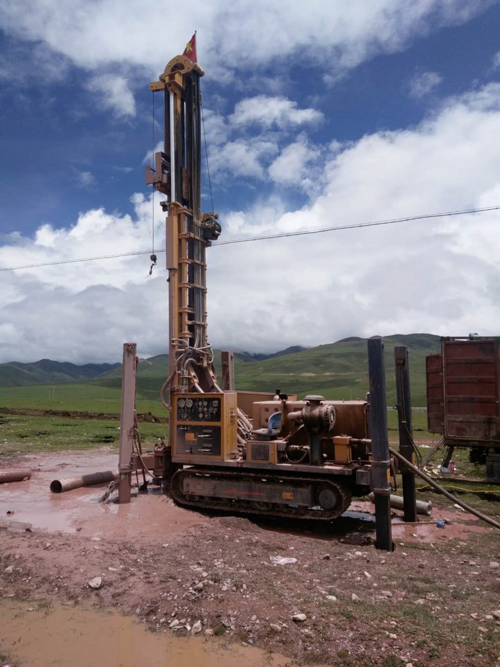 2018年8月，牛宝深井钻机征战世界高城西藏那曲
